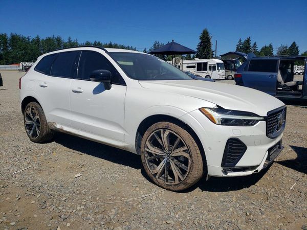 2025 VOLVO XC60