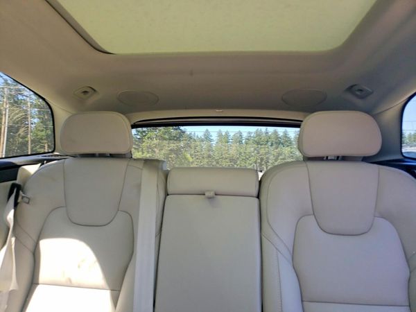 2025 VOLVO XC60