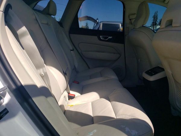 2025 VOLVO XC60