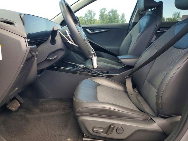 2023 KIA NIRO Wind