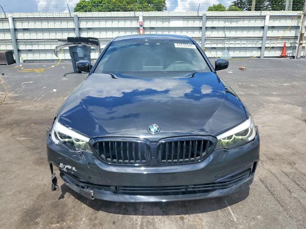 2019 BMW 530