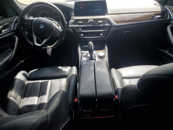 2019 BMW 530