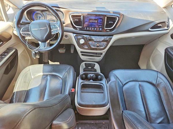 2017 CHRYSLER PACIFICA Touring L