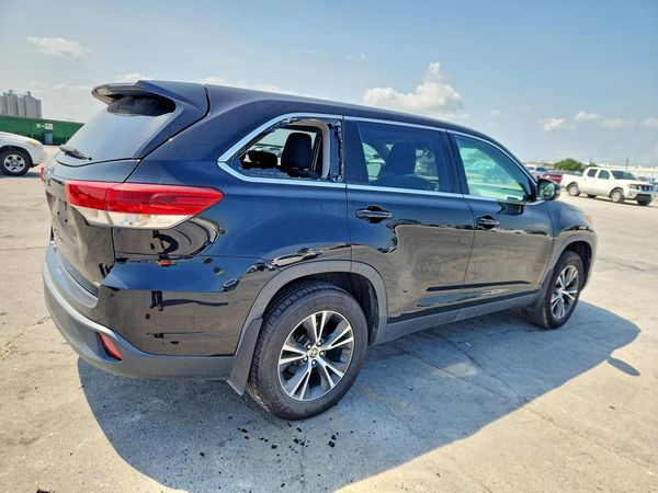 2019 TOYOTA HIGHLANDER LE/LE Plus