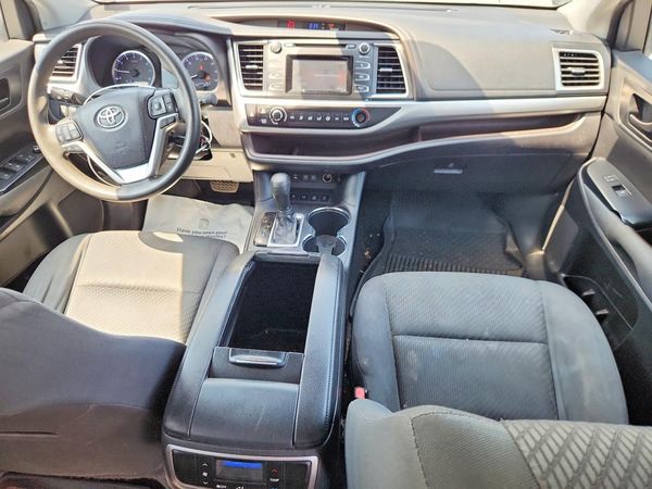 2019 TOYOTA HIGHLANDER LE/LE Plus