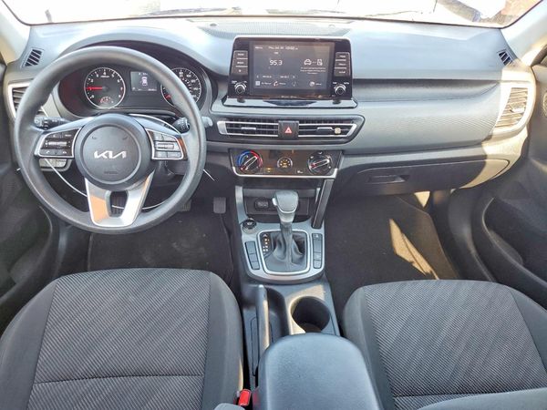 2023 KIA SELTOS LX