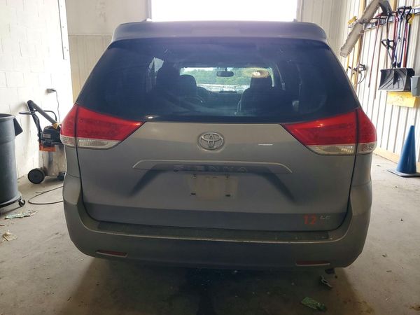 2013 TOYOTA SIENNA