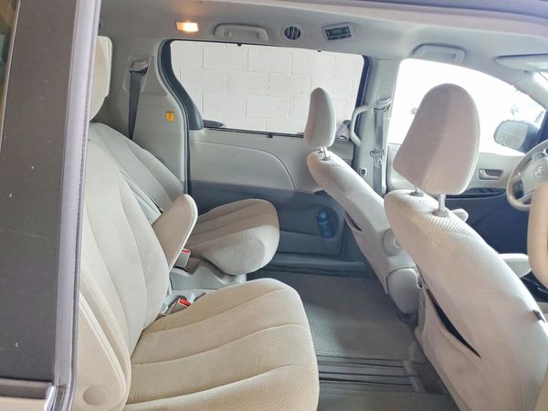 2013 TOYOTA SIENNA