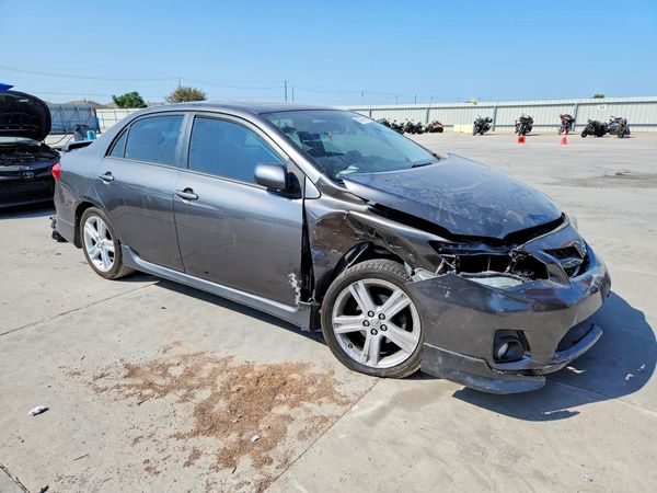 2013 TOYOTA COROLLA