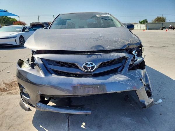 2013 TOYOTA COROLLA