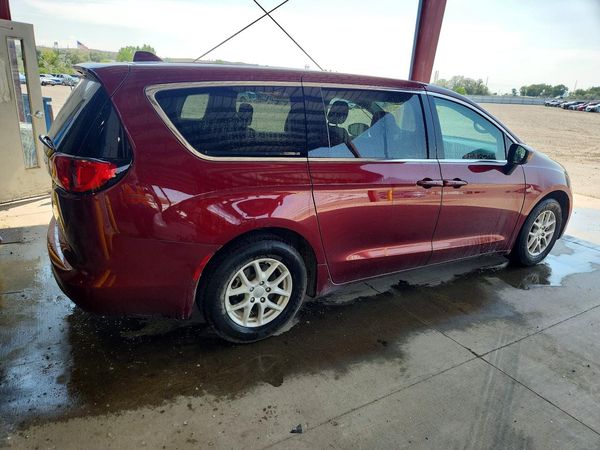 2017 CHRYSLER PACIFICA