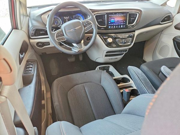 2017 CHRYSLER PACIFICA