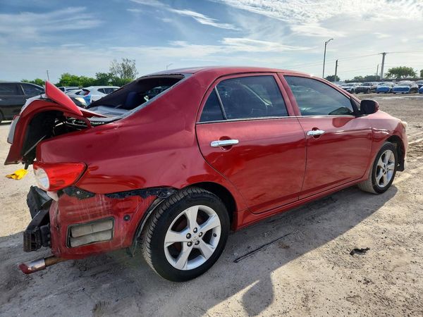 2013 TOYOTA COROLLA