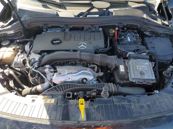 2021 MERCEDES-BENZ GLA GLA250 — Engine bay