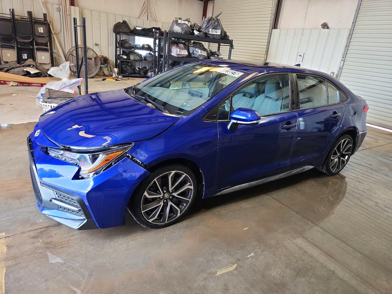 2020 TOYOTA COROLLA SE, CVT, w/Premium pkg — Front 3/4