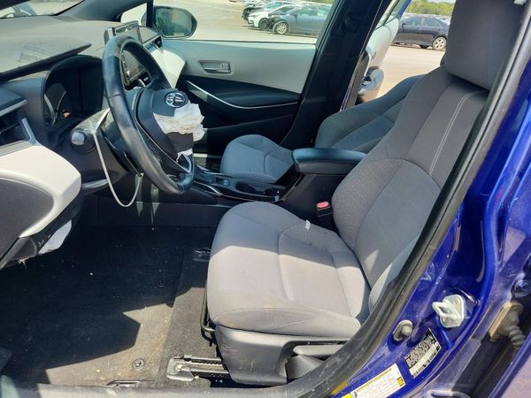2020 TOYOTA COROLLA SE, CVT, w/Premium pkg — DENT
