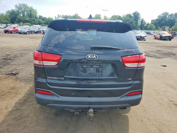 2016 KIA SORENTO L / LX