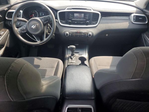 2016 KIA SORENTO L / LX