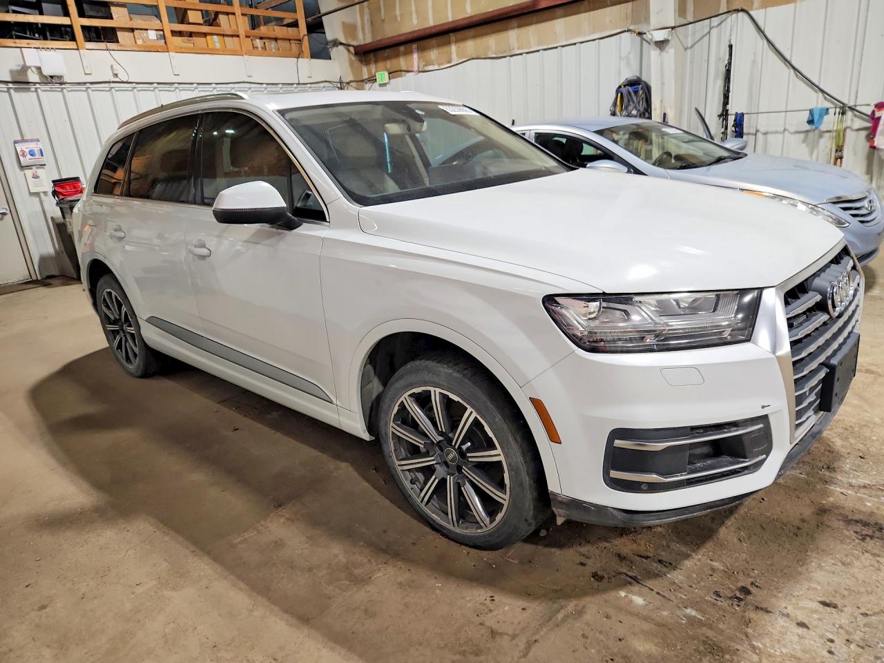 2017 AUDI Q7 quattro Premium Plus