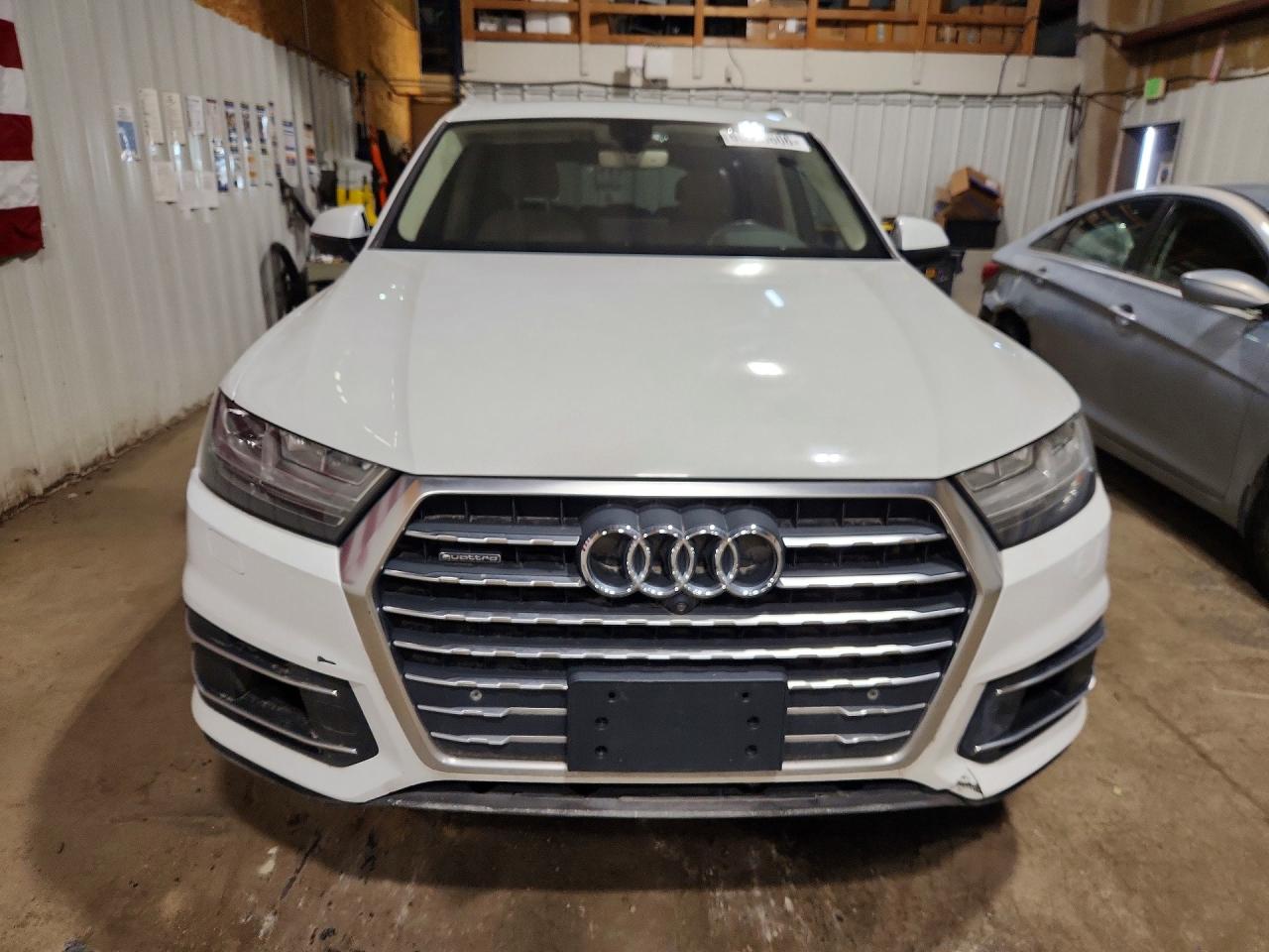 2017 AUDI Q7 quattro Premium Plus