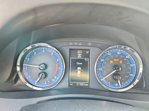 2017 TOYOTA COROLLA