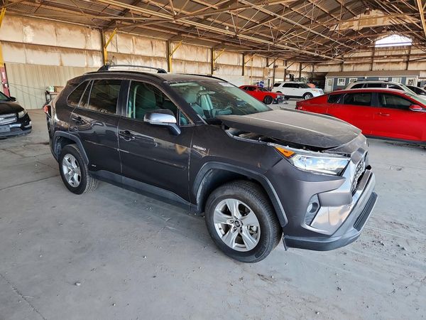 2020 TOYOTA RAV4 XLE HV — Passenger 3/4