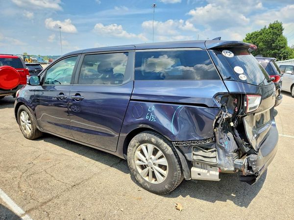 2017 KIA SEDONA LX