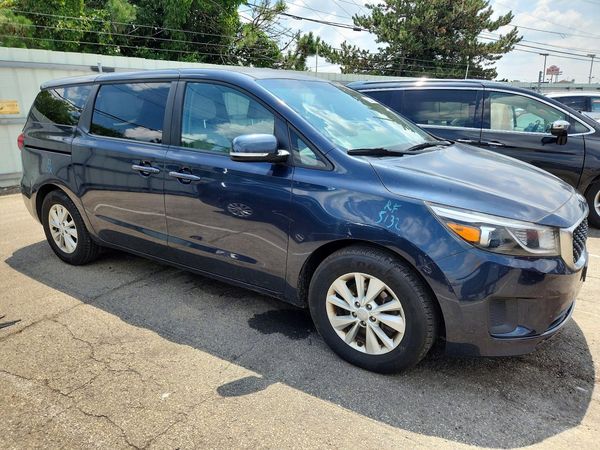 2017 KIA SEDONA LX