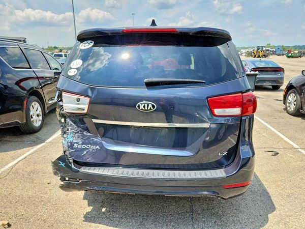 2017 KIA SEDONA LX