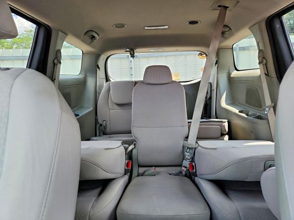 2017 KIA SEDONA LX