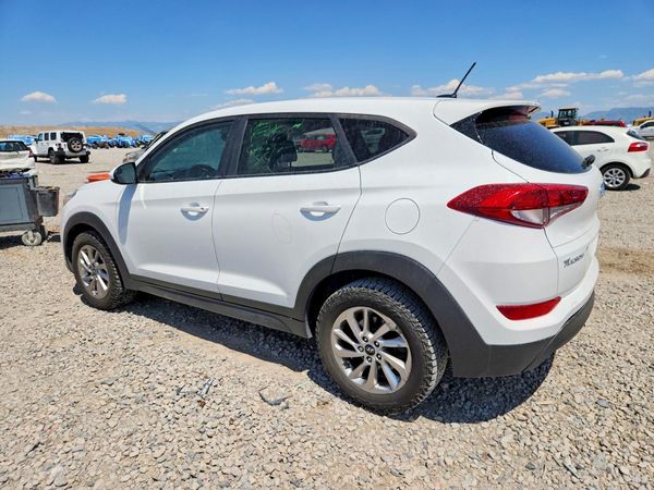 2017 HYUNDAI TUCSON SE (no options)