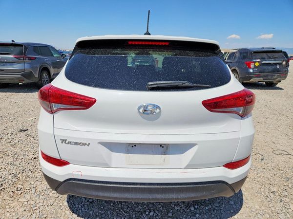 2017 HYUNDAI TUCSON SE (no options)