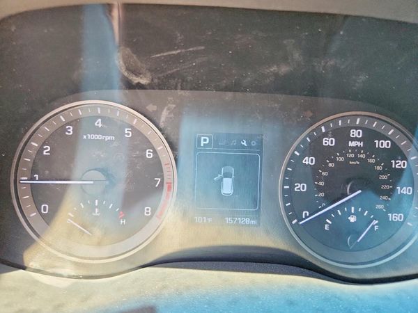 2017 HYUNDAI TUCSON SE (no options)