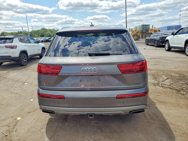 2017 AUDI Q7 quattro Premium Plus