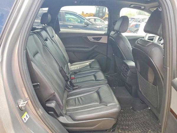 2017 AUDI Q7 quattro Premium Plus