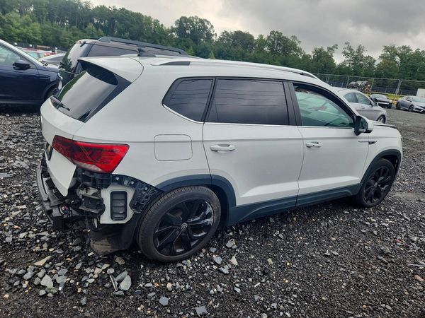 2022 VOLKSWAGEN TAOS SE