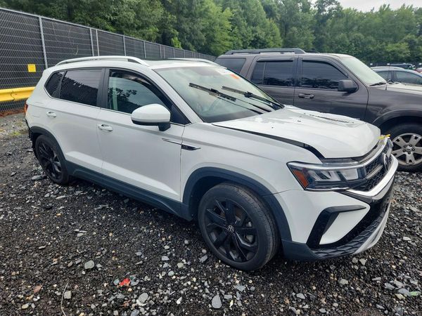 2022 VOLKSWAGEN TAOS SE