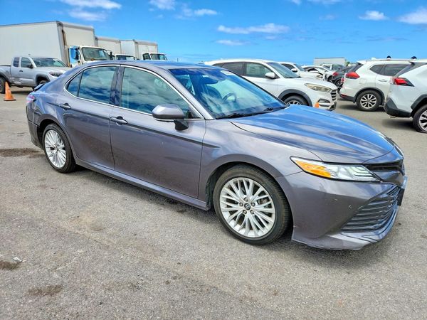 2018 TOYOTA CAMRY L/LE/SE/XLE — Passenger 3/4