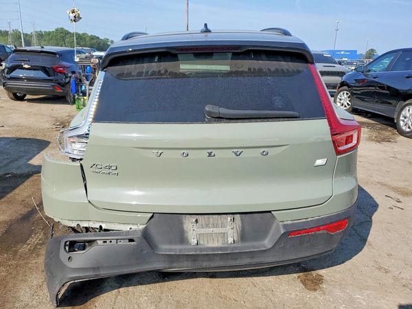 2021 VOLVO XC40 Recharge