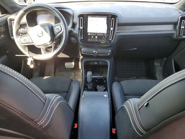 2021 VOLVO XC40 Recharge