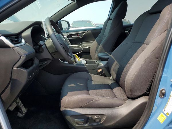 2023 TOYOTA RAV4 SE