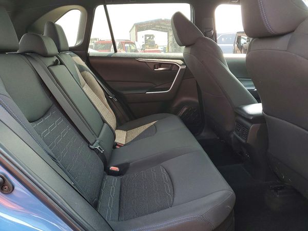 2023 TOYOTA RAV4 SE