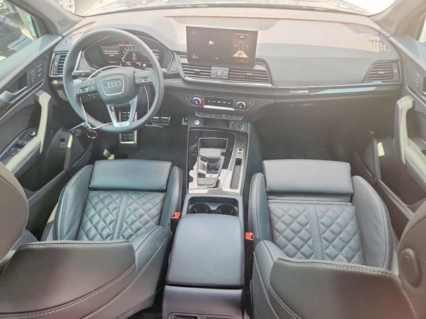 2025 AUDI SQ5 quattro Premium Plus