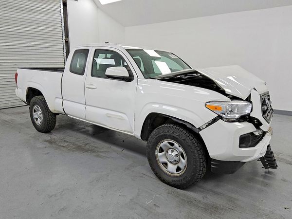 2017 TOYOTA TACOMA SR/SR5