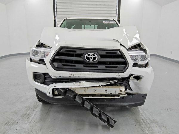 2017 TOYOTA TACOMA SR/SR5