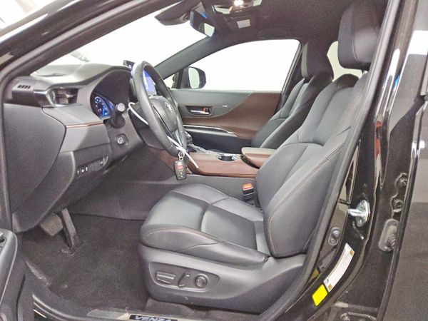 2024 TOYOTA VENZA