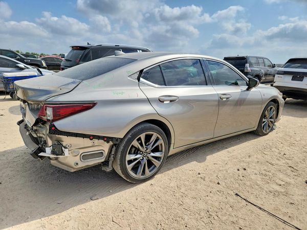 2020 LEXUS ES