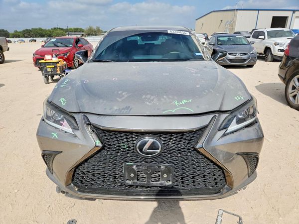 2020 LEXUS ES