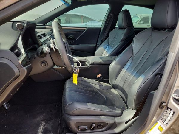 2020 LEXUS ES