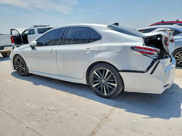 2018 TOYOTA CAMRY